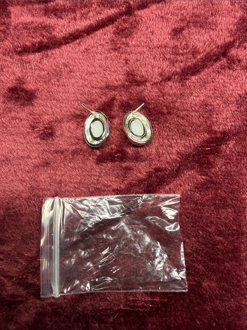 Classic Silver Pearl Oval Stud Earrings - White Pearl - Picture 2 of 2
